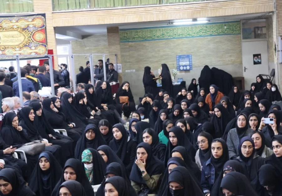 گزارش تصویری از برگزاری مراسم ترحیم دکتر علی اکبر کجباف، ریاست دانشگاه فرهنگیان استان اصفهان در مسجد الاأنبیا دانشگاه فرهنگیان پردیس شهید باهنر
 8