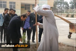کاشت نهال در دانشگاه فرهنگیان پردیس شهید باهنر اصفهان به مناسبت روز درختکاری  3