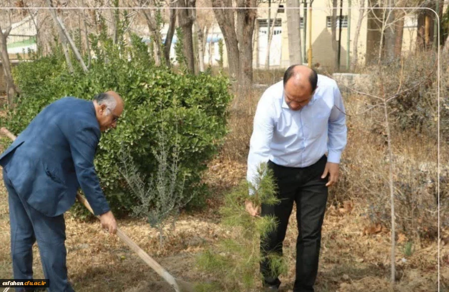 کاشت نهال در دانشگاه فرهنگیان پردیس شهید باهنر اصفهان به مناسبت روز درختکاری  8