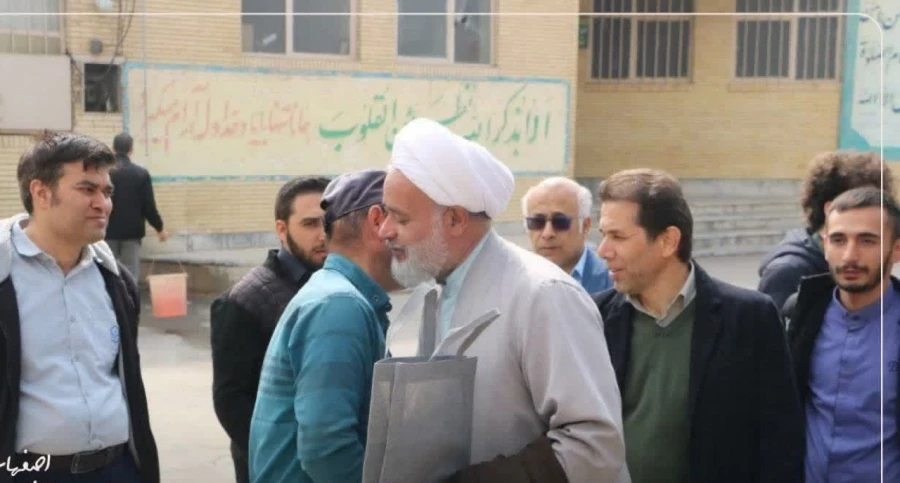 کاشت نهال در دانشگاه فرهنگیان پردیس شهید باهنر اصفهان به مناسبت روز درختکاری  10