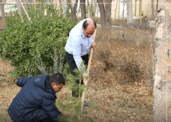 کاشت نهال در دانشگاه فرهنگیان پردیس شهید باهنر اصفهان به مناسبت روز درختکاری  11
