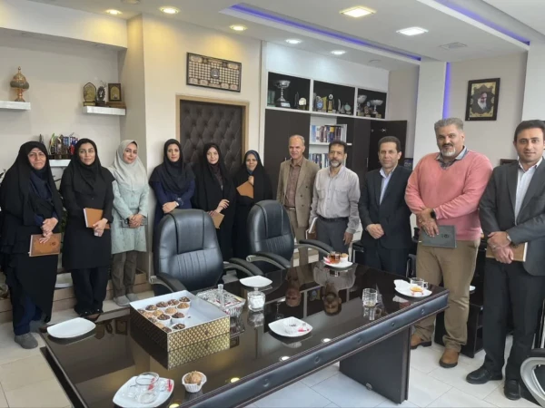 دیدار صمیمانه و چهره به چهره ی سرپرست دانشگاه فرهنگیان استان اصفهان با مسئولین پردیس ها، مراکز، مدیران گروه و کارکنان مدیریت استان 5