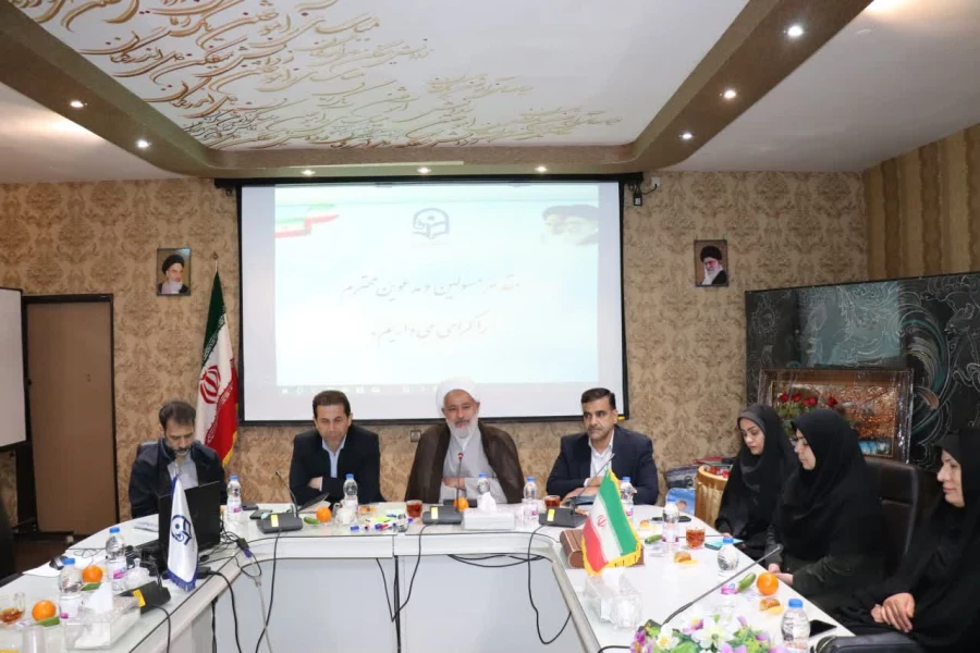 جلسه تکریم از همکاران بازنشسته دانشگاه فرهنگیان استان اصفهان و معرفی همکاران جدید حوزه های حراست و پژوهش و فناوری پردیس فاطمه زهرا (س) با حضور مسئولان مدیریت استان اصفهان  10