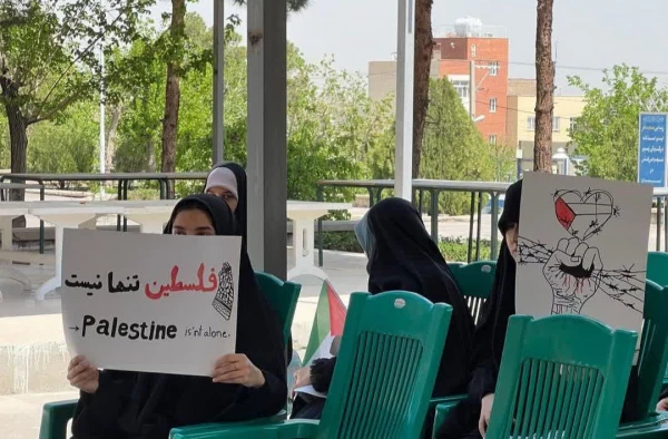 دانشجویان و کارکنان مرکز شهید رجایی گرد هم آمدند تا بار دیگر بغض و کینه خود را نسبت به رژیم منحوس اسرائیل ابراز کند 5
