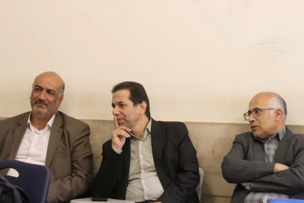 بازدید میدانی سرپرست دانشگاه فرهنگیان استان اصفهان از شروع جشنواره الگوهای برتر تدریس  3