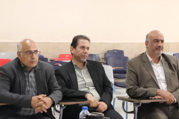 بازدید میدانی سرپرست دانشگاه فرهنگیان استان اصفهان از شروع جشنواره الگوهای برتر تدریس  5