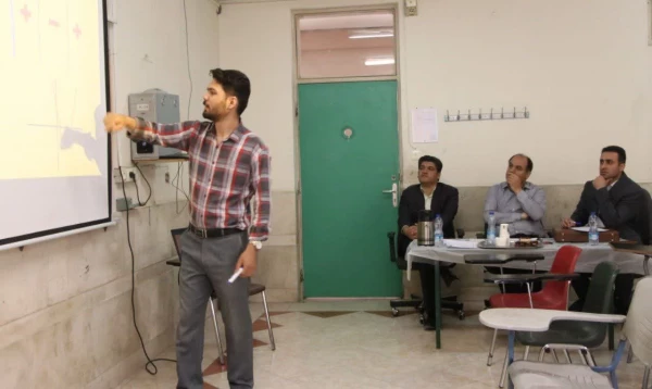 بازدید میدانی سرپرست دانشگاه فرهنگیان استان اصفهان از شروع جشنواره الگوهای برتر تدریس  11