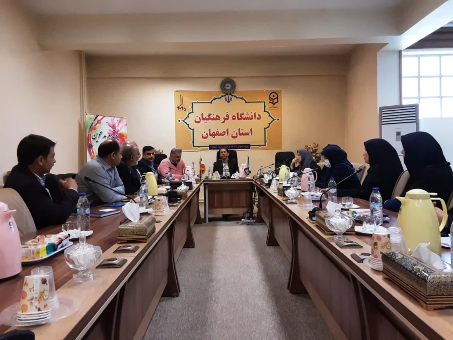 حضور فعال مسئولین در شوراهای فرهنگی و آموزش جهت هماهنگی برنامه های پربار اردیبهشت ماه 3