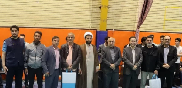 حضور حمیدرضا کاشفی سرپرست دانشگاه فرهنگیان استان اصفهان، همراه با دیگر میهمانان ویژه در مراسم اختتامیه مسابقات رده بندی،فینال و اختتامیه لیگ فوتسال دانشجویی دانشگاه فرهنگیان استان اصفهان 2