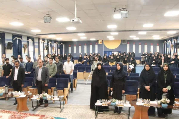 دوره تخصصی دو روزه فیزیک برای معلمان 
"از نظریه تا کلاس درس"
 2