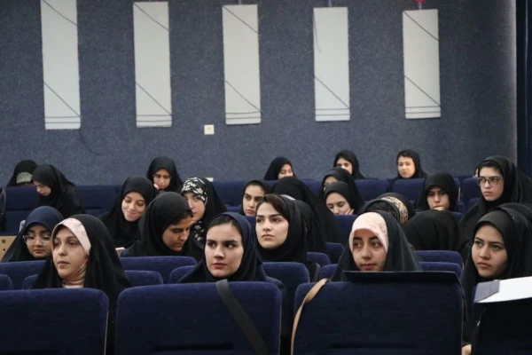 دوره تخصصی دو روزه فیزیک برای معلمان 
"از نظریه تا کلاس درس"
 2