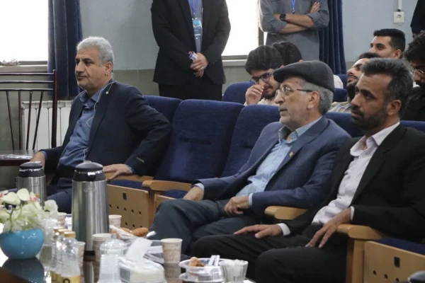 دوره تخصصی دو روزه فیزیک برای معلمان 
"از نظریه تا کلاس درس"
 2