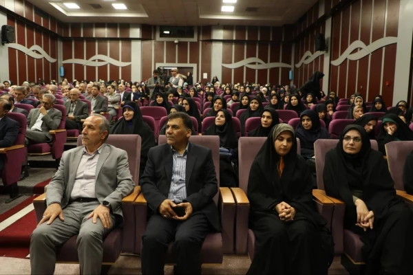 اعضای هیئت علمی منتخب سرآمدی آموزش دانشگاه فرهنگیان از استان اصفهان  10