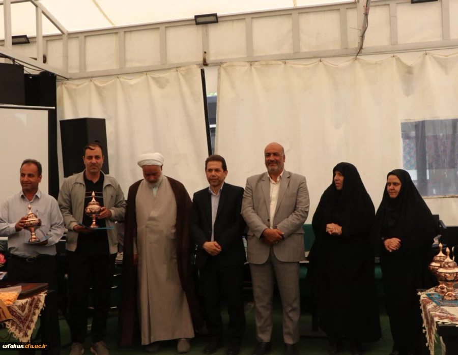 تجلیل از استادان و کارمندان برتر دانشگاه فرهنگیان استان اصفهان در هفته سرآمدی آموزش 2