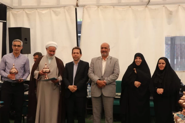 تجلیل از استادان و کارمندان برتر دانشگاه فرهنگیان استان اصفهان در هفته سرآمدی آموزش 5