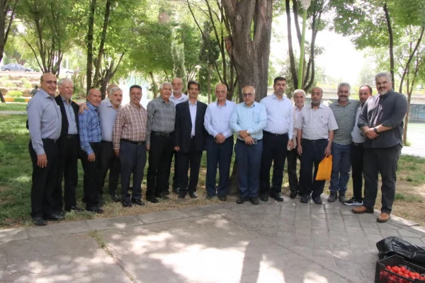 برگزاری اردوی تفریحی بازنشستگان دانشگاه فرهنگیان استان اصفهان در باغبهادران
 2