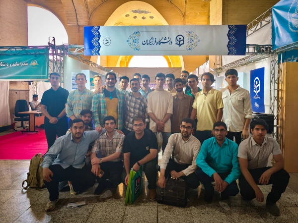 حضور هدفمند دانشجومعلمان دانشگاه فرهنگیان استان اصفهان در نمایشگاه بین المللی کتاب تهران
 3