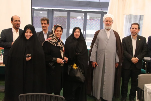 برگزاری اردوی تفریحی بازنشستگان دانشگاه فرهنگیان استان اصفهان در باغبهادران
 13