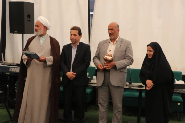 تجلیل از استادان و کارمندان برتر دانشگاه فرهنگیان استان اصفهان در هفته سرآمدی آموزش 13