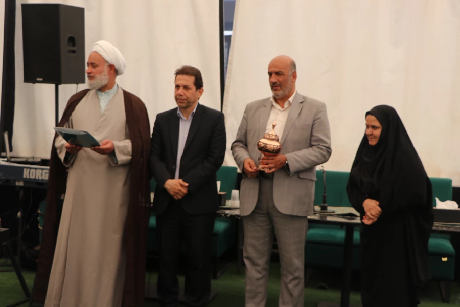 تجلیل از استادان و کارمندان برتر دانشگاه فرهنگیان استان اصفهان در هفته سرآمدی آموزش 13