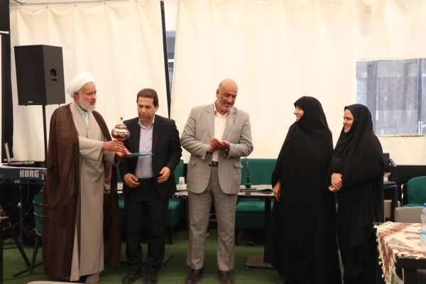 تجلیل از استادان و کارمندان برتر دانشگاه فرهنگیان استان اصفهان در هفته سرآمدی آموزش 14