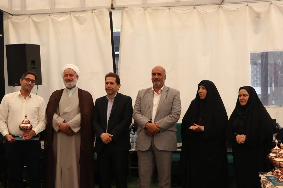 تجلیل از استادان و کارمندان برتر دانشگاه فرهنگیان استان اصفهان در هفته سرآمدی آموزش 15