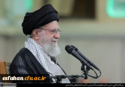 دانشگاه فرهنگیان متعلق به آموزش و پرورش است. اینکه حالا گاهی بین بعضی از محافل صحبت شده که این را ملحق کنند به فلان دانشگاه دیگر، این مصلحت نیست. این مال آموزش و پرورش است باید در اختیار آموزش و پرورش باشد. دانشگاه فرهنگیان محل تربیت همان عنصری است که آن 