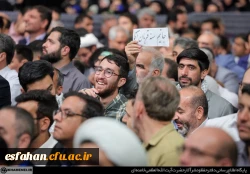 دانشگاه فرهنگیان متعلق به آموزش و پرورش است. اینکه حالا گاهی بین بعضی از محافل صحبت شده که این را ملحق کنند به فلان دانشگاه دیگر، این مصلحت نیست. این مال آموزش و پرورش است باید در اختیار آموزش و پرورش باشد. دانشگاه فرهنگیان محل تربیت همان عنصری است که آن 