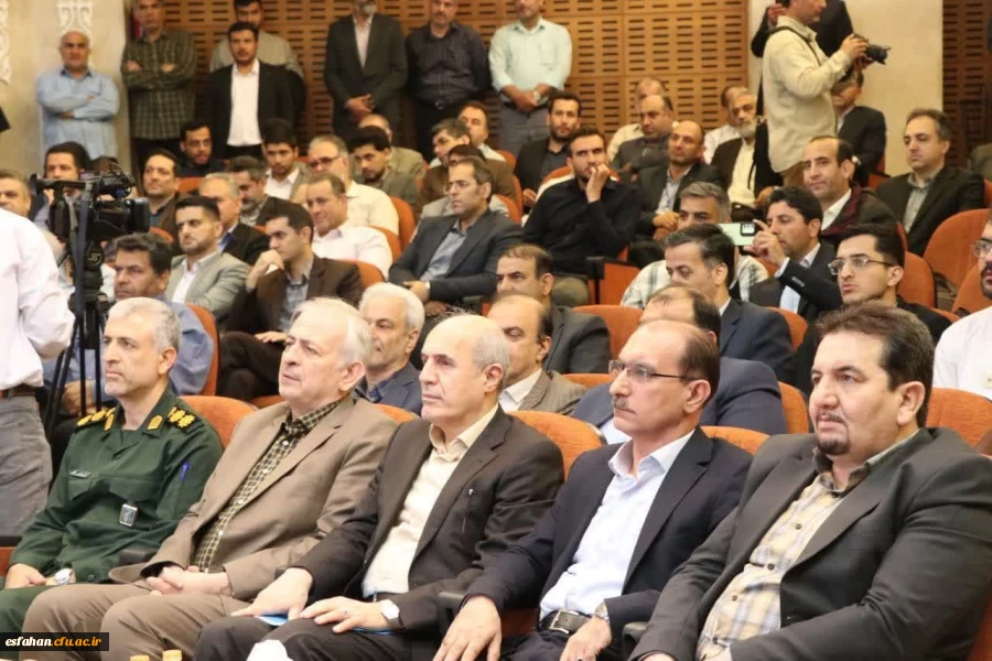 مراسم اختتامیه سومین جشنواره ملی قرآنی، فرهنگی و هنری شهید آوینی با حضور معاون وزیر علوم و رئیس سازمان امور دانشجویان به پایان رسید.  4