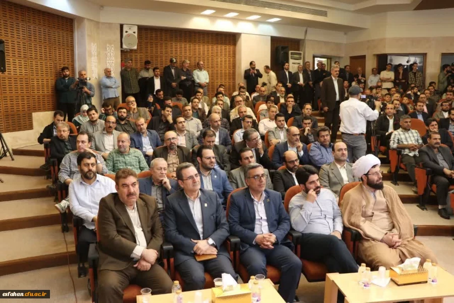 مراسم اختتامیه سومین جشنواره ملی قرآنی، فرهنگی و هنری شهید آوینی با حضور معاون وزیر علوم و رئیس سازمان امور دانشجویان به پایان رسید.  5