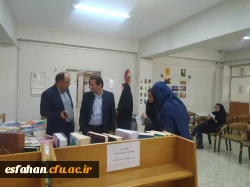 درطول برگزاری این رویداد بازدید سرپرست دانشگاه فرهنگیان  استان اصفهان و همچنین مدیرکل آموزش و پرورش استان اصفهان ازنمایشگاه کتاب و آثار اساتید هنر دانشگاه فرهنگیان  7