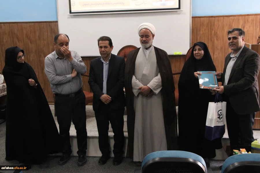 همایش بزرگداشت روز روابط عمومی و ارتباطات و تجلیل از کارشناسان روابط عمومی و یاوران رسانه 9