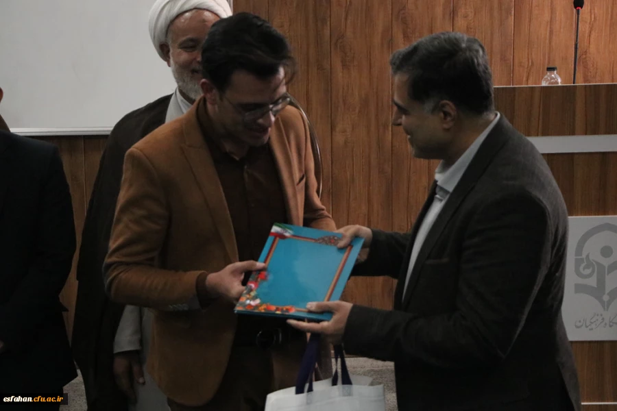 همایش بزرگداشت روز روابط عمومی و ارتباطات و تجلیل از کارشناسان روابط عمومی و یاوران رسانه 27