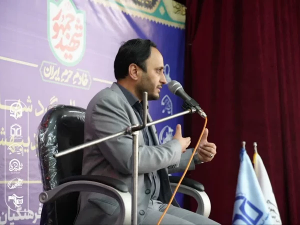 مراسم گرامیداشت شهیدان اردیبهشت با حضور سخنگوی دولت در پردیس شهید باهنر اصفهان برگزار شد
 3