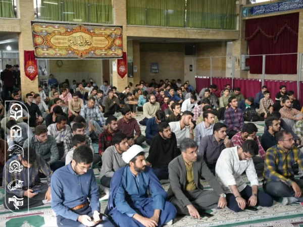 مراسم گرامیداشت شهیدان اردیبهشت با حضور سخنگوی دولت در پردیس شهید باهنر اصفهان برگزار شد
 9