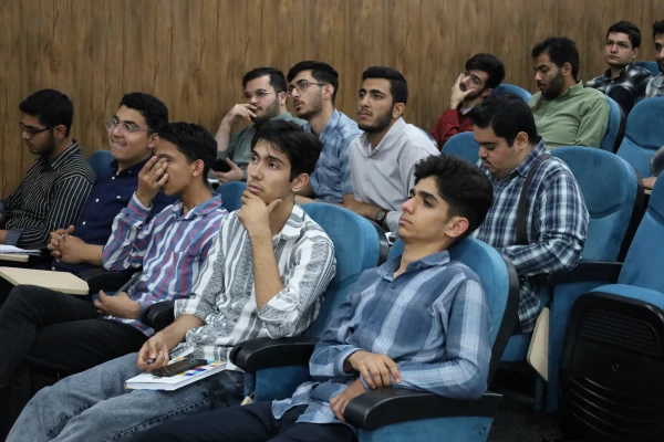 چهارمین دوره توانمندسازی حلقه های میانی(حامیم) برای دانشجومعلمان دانشگاه فرهنگیان اصفهان برگزار شد. 8