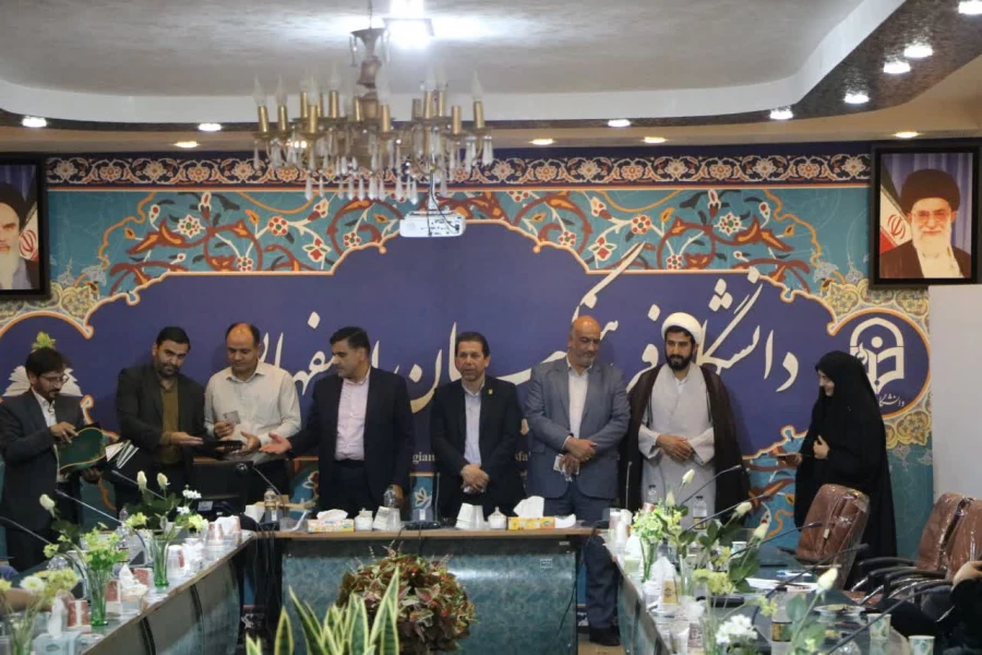 جلسه ستاد شاهد و ایثارگر استان اصفهان 16