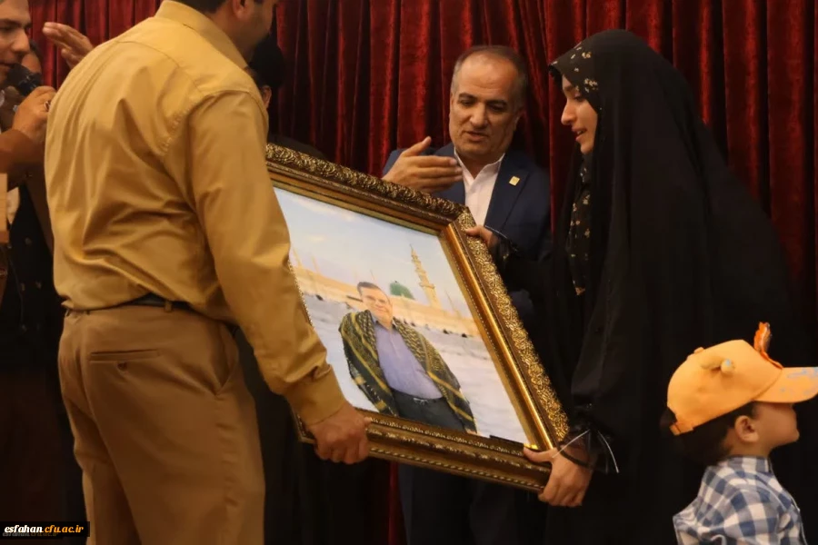 مراسم تکریم و معارفه سرپرست دانشگاه فرهنگیان استان اصفهان  13