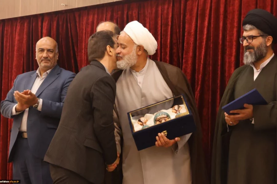 مراسم تکریم و معارفه سرپرست دانشگاه فرهنگیان استان اصفهان  15