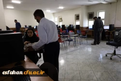 بازدید سرپرست دانشگاه فرهنگیان استان اصفهان از حوزه آزمون پردیس شهید باهنر یکی از حوزه های برگزاری آزمون متقاضیان اعزام به خارج معلمان آموزش و پرورش  در پردیس ها و مراکز دانشگاه فرهنگیان استان اصفهان  10