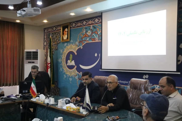 جلسه توجیهی ارزیابان مصاحبه متقاضیان ورود به دانشگاه فرهنگیان استان اصفهان 3