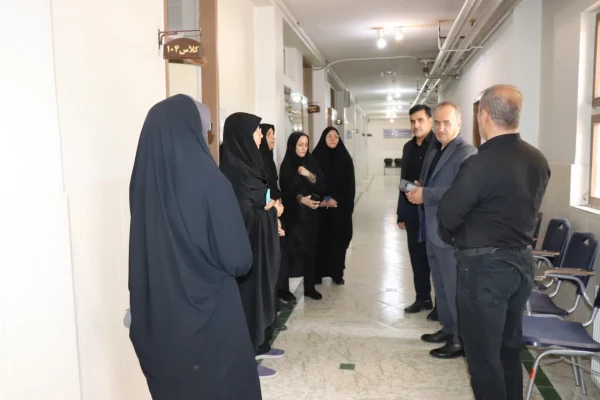 بازدید سرپرست و مسئولین دانشگاه فرهنگیان اصفهان از روند آماده سازی جهت مصاحبه داوطلبان ورود به دانشگاه فرهنگیان  8
