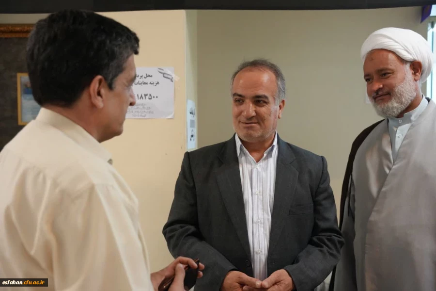 گزارش تصویری از بازدید سرپرست دانشگاه فرهنگیان استان اصفهان و مسئول نهاد مقام  معظم رهبری در دانشگاه فرهنگیان استان اصفهان از حوزه های برگزاری فرآیند ارزیابی مصاحبه  پذیرفته شدگان چند برابر ظرفیت  مستقر در پردیس ها و مراکز 3