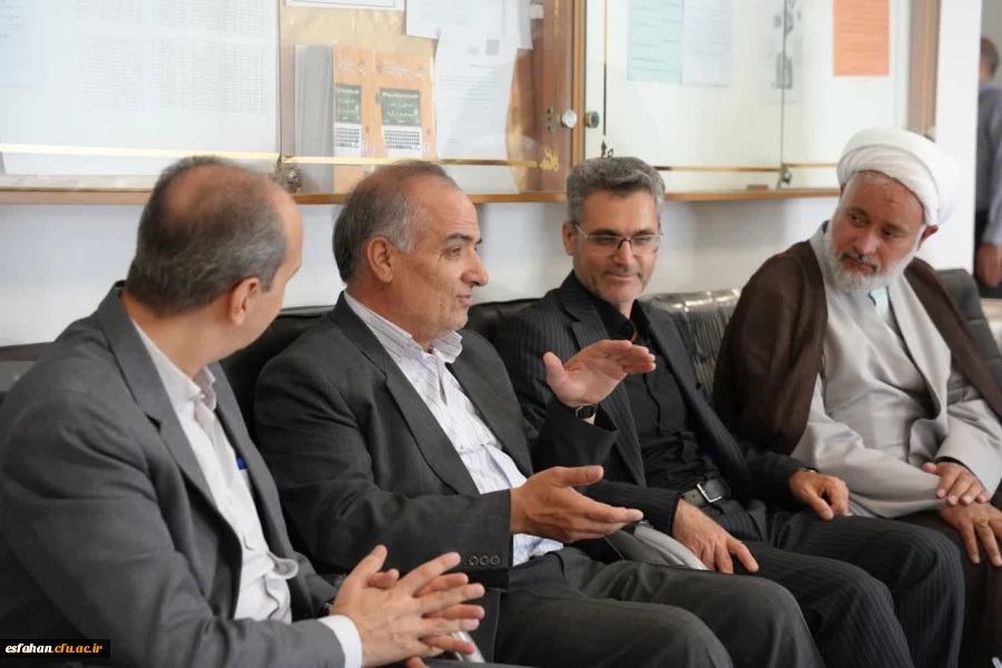 گزارش تصویری از بازدید سرپرست دانشگاه فرهنگیان استان اصفهان و مسئول نهاد مقام  معظم رهبری در دانشگاه فرهنگیان استان اصفهان از حوزه های برگزاری فرآیند ارزیابی مصاحبه  پذیرفته شدگان چند برابر ظرفیت  مستقر در پردیس ها و مراکز 4