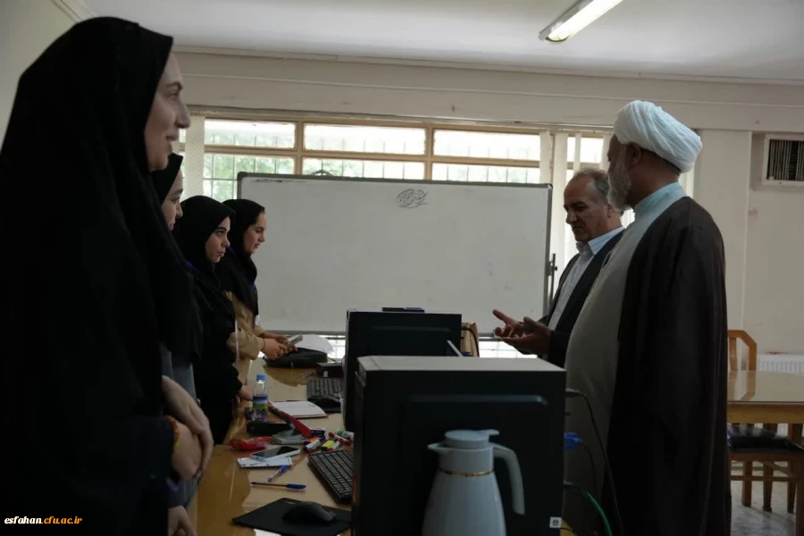 گزارش تصویری از بازدید سرپرست دانشگاه فرهنگیان استان اصفهان و مسئول نهاد مقام  معظم رهبری در دانشگاه فرهنگیان استان اصفهان از حوزه های برگزاری فرآیند ارزیابی مصاحبه  پذیرفته شدگان چند برابر ظرفیت  مستقر در پردیس ها و مراکز 10