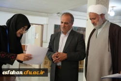 گزارش تصویری از بازدید سرپرست دانشگاه فرهنگیان استان اصفهان و مسئول نهاد مقام  معظم رهبری در دانشگاه فرهنگیان استان اصفهان از حوزه های برگزاری فرآیند ارزیابی مصاحبه  پذیرفته شدگان چند برابر ظرفیت  مستقر در پردیس ها و مراکز 10