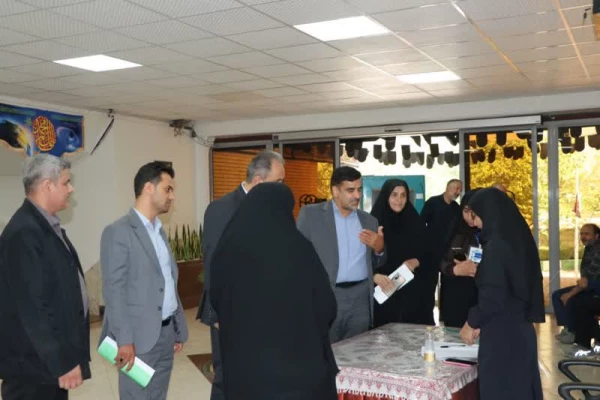 گزارش تصویری از بازدید نماینده ویژه وزارت آموزش و پرورش از فرآیند مصاحبه متقاضیان ورود به دانشگاه فرهنگیان در پردیس های شهید باهنر و فاطمه زهرا(س) و شهید رجایی اصفهان 4