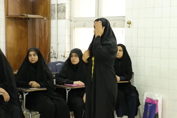 بازدید سرپرست دانشگاه فرهنگیان استان و مدیر کل آموزش و پرورش استان از فرآیند مصاحبه متقاضیان رشته تربیت بدنی در اصفهان و گزارشی تصویری از روند این مصاحبه در پردیس های شهیدباهنر و فاطمه زهرا (س) و مرکز شهیدآیت نجف آباد اصفهان 3