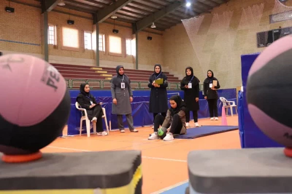 بازدید سرپرست دانشگاه فرهنگیان استان و مدیر کل آموزش و پرورش استان از فرآیند مصاحبه متقاضیان رشته تربیت بدنی در اصفهان و گزارشی تصویری از روند این مصاحبه در پردیس های شهیدباهنر و فاطمه زهرا (س) و مرکز شهیدآیت نجف آباد اصفهان 4