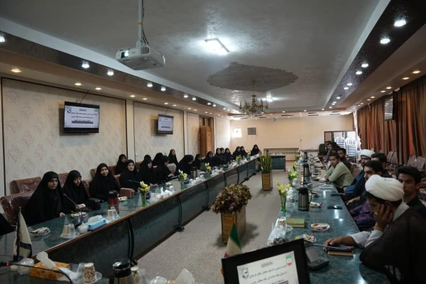 
نشست پرسش و پاسخ دانشجویان فعال فرهنگی با مسئول نهاد رهبری در دانشگاه فرهنگیان اصفهان برگزار شد 2